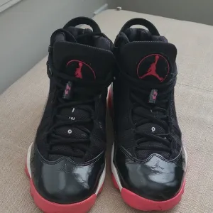 JORDAN Retro Kids Size 5.5Y  Black and Pink Sneakers