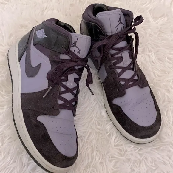Jordan retro mid Iron purple sneakers