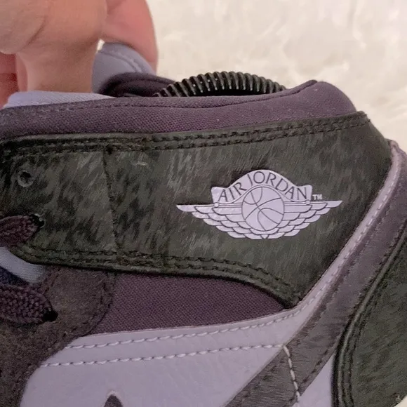 Jordan retro mid Iron purple sneakers