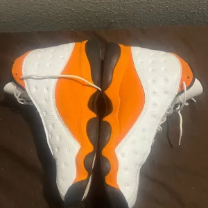 Jordan Sneakers White and Orange Retro 13 Starfish