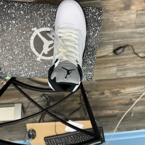Jordan White/Black/Sail Retro 5s