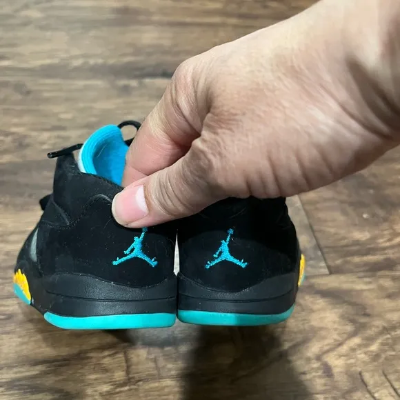 Jordan’s Baby Boy Retro Sneakers in Black/Aquatone Sz. 8