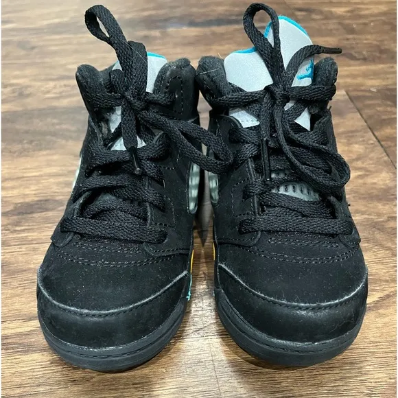 Jordan’s Baby Boy Retro Sneakers in Black/Aquatone Sz. 8