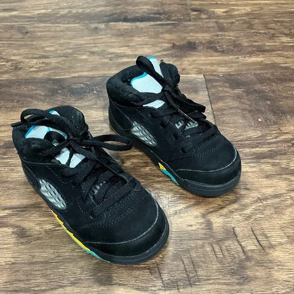 Jordan’s Baby Boy Retro Sneakers in Black/Aquatone Sz. 8
