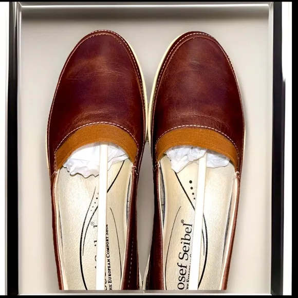 Josef Seibel Full Grain Leather Closed Toe Slip On Loafers Shoes W/Elastic Band