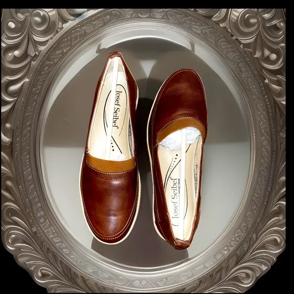 Josef Seibel Full Grain Leather Closed Toe Slip On Loafers Shoes W/Elastic Band