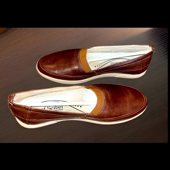 Josef Seibel Full Grain Leather Closed Toe Slip On Loafers Shoes W/Elastic Band