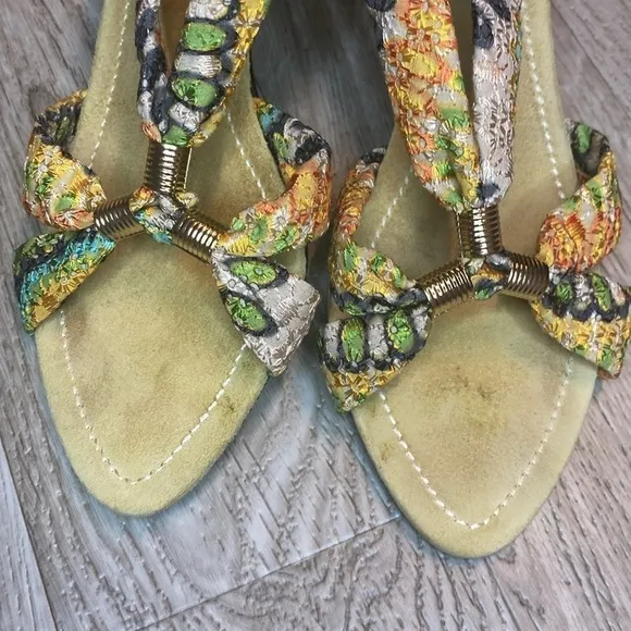 J.Renee &quot;Yolanda&quot; Fabric and Suede Wood Heel Green Women’s Sandals Size …
