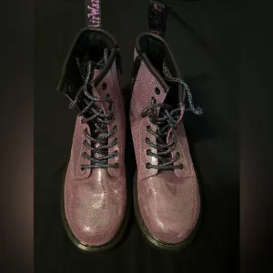 Junior 1460 Iridescent reptile-embossed leather boots