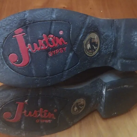 Justin Brown and White Western Boots Size 8