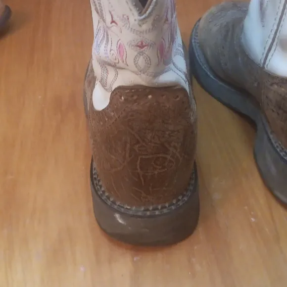 Justin Brown and White Western Boots Size 8