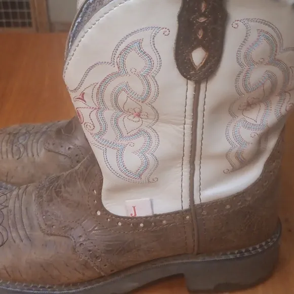 Justin Brown and White Western Boots Size 8