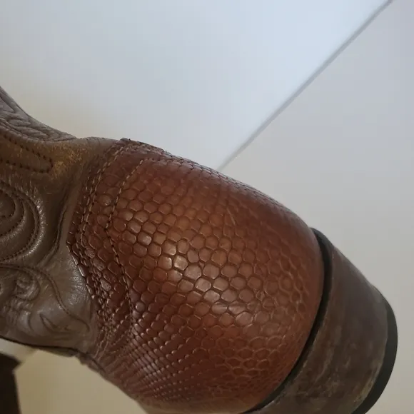 Justin exotic leather boots 1735 Size 9.5
