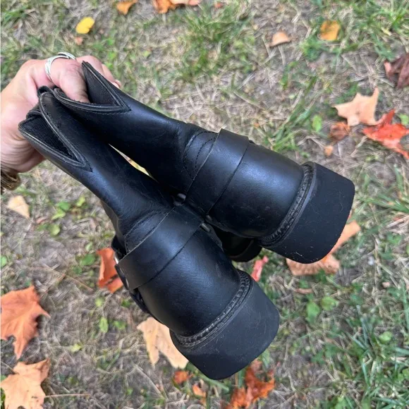 Justin Gypsy black genuine leather black harness boots