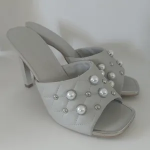 Karl Lagerfeld Amina Studded Quilted Heeled Mule Sandals Size 7 Grey Gray