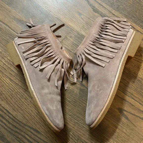 KATE SPADE BITSY SUEDE FRINGE ANKLE BOOTS Size 9.5
