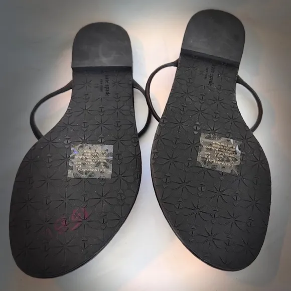 Kate Spade Black Leather Heart Thong Sandals Heart Detail Flats Size 10B NWOT