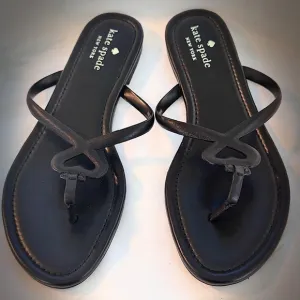 Kate Spade Black Leather Heart Thong Sandals Heart Detail Flats Size 10B NWOT
