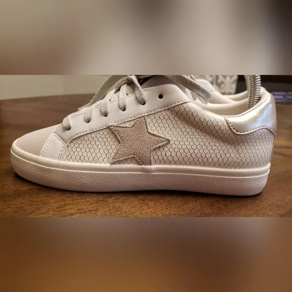 KATE - WHITE GOLD SNAKE Women's Sneakers by Vintage Havana Womens SIZE 6