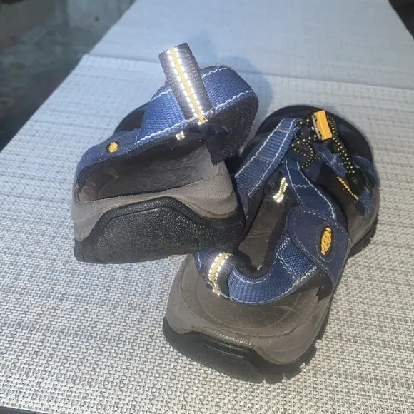 Keen closed toe and heel sandals excellent condition.  Runs big