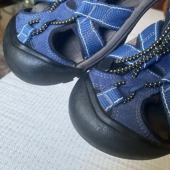 Keen closed toe and heel sandals excellent condition.  Runs big