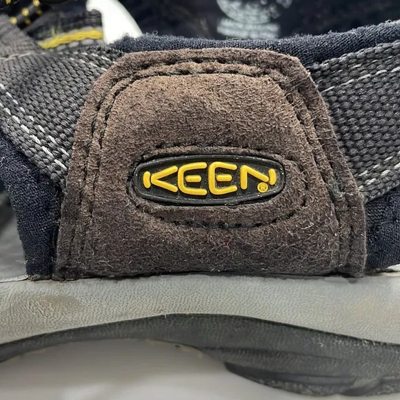 Keen  men Black Sandals waterproof size 7.5