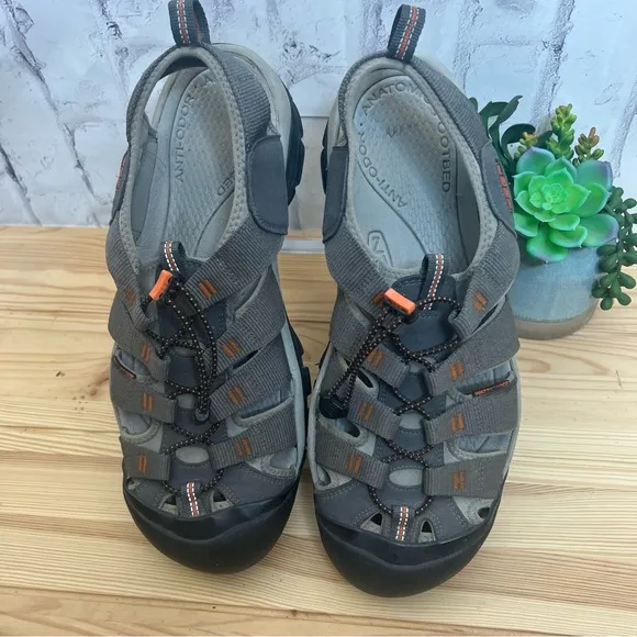 KEEN Mens Newport H2 Sandals Brown Size 11.5 M US