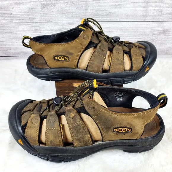 KEEN Mens Newport H2 Waterproof Sport Hiking Leather Sandals Size 10 Brown
