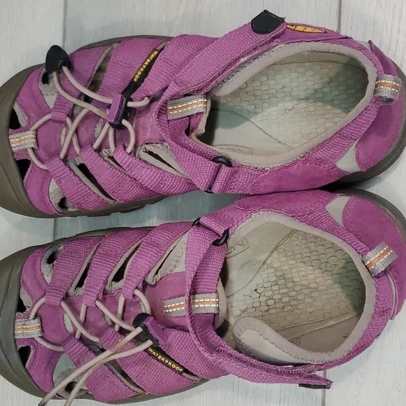 Keen Mens Newport Outdoor Waterproof Sandals Flats shoes sz 6