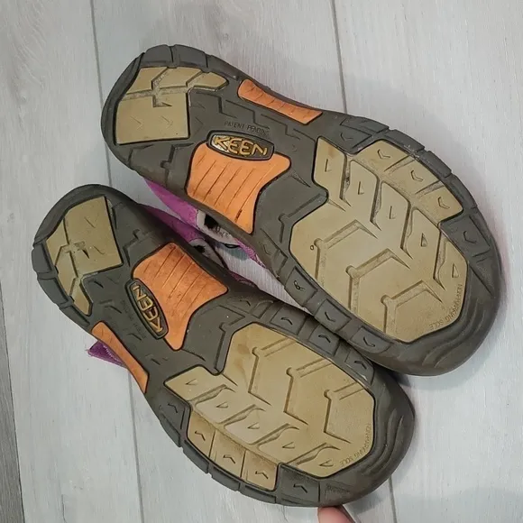 Keen Mens Newport Outdoor Waterproof Sandals Flats shoes sz 6