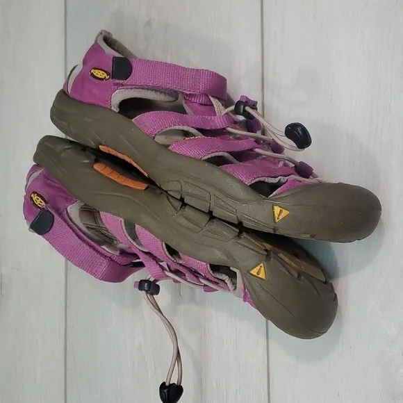 Keen Mens Newport Outdoor Waterproof Sandals Flats shoes sz 6