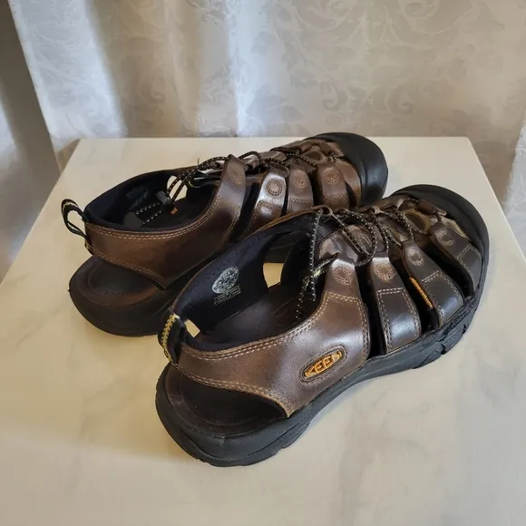 KEEN Men's Newport Sandals Leather Waterproof, Size 11.5,Brown,Hiking Outerwear