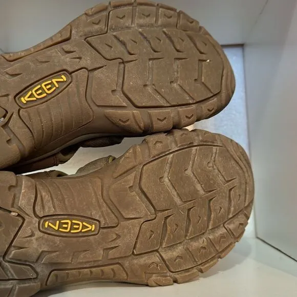 Keen Mens Newport Waterproof Brown Closed Toe Hiking Outdoor Sandals