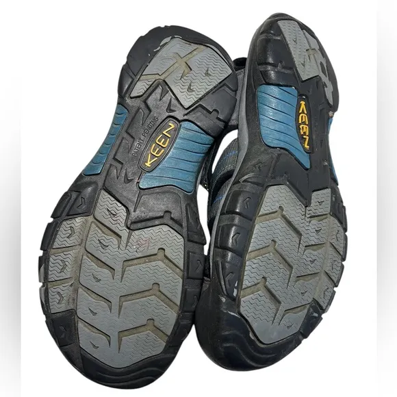 Keen Men’s Newport waterproof Hiking Closed Toe Slip on shoes Sz 10.5