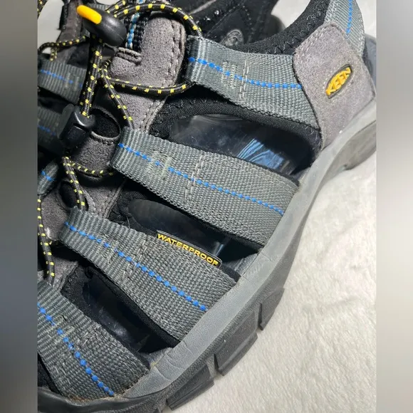 Keen Men’s Newport waterproof Hiking Closed Toe Slip on shoes Sz 10.5