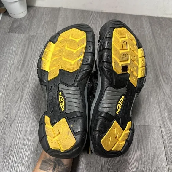 Keen Newport H2 Mens Sz 9 Black Sandals Shoes Waterproof Hiking Fishing Outdoor