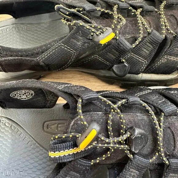 Keen Newport H2 Waterproof Sport Sandals Hiking Trails Black Mens Size 11.5 Flaw