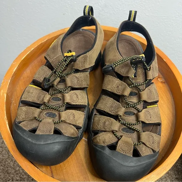 Keen Newport Men's Water Sport Sandals have Waterproof Leather Upper  Size 8.5