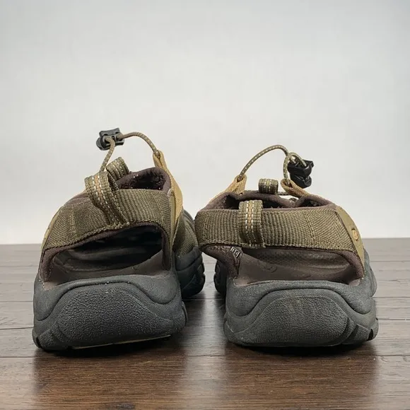 KEEN Newport Sandals Mens 11 Green Waterproof Canvas Toe Cap River Hiking Camp