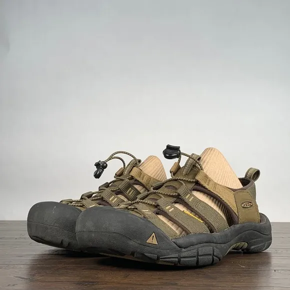 KEEN Newport Sandals Mens 11 Green Waterproof Canvas Toe Cap River Hiking Camp