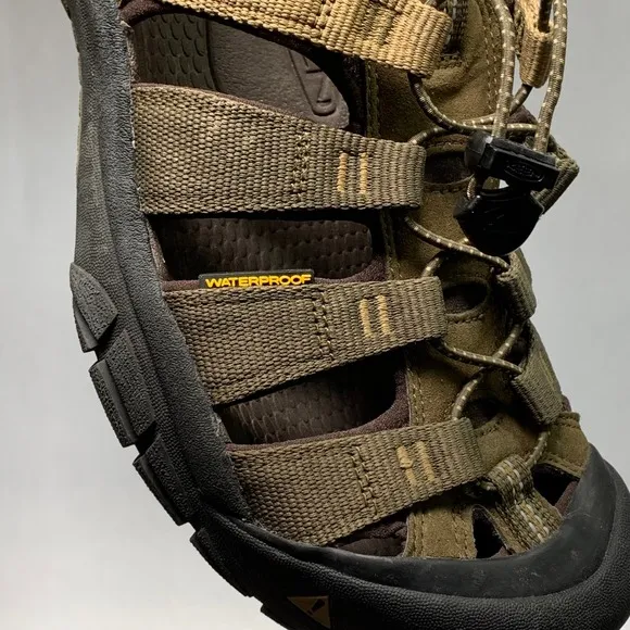 KEEN Newport Sandals Mens 11 Green Waterproof Canvas Toe Cap River Hiking Camp