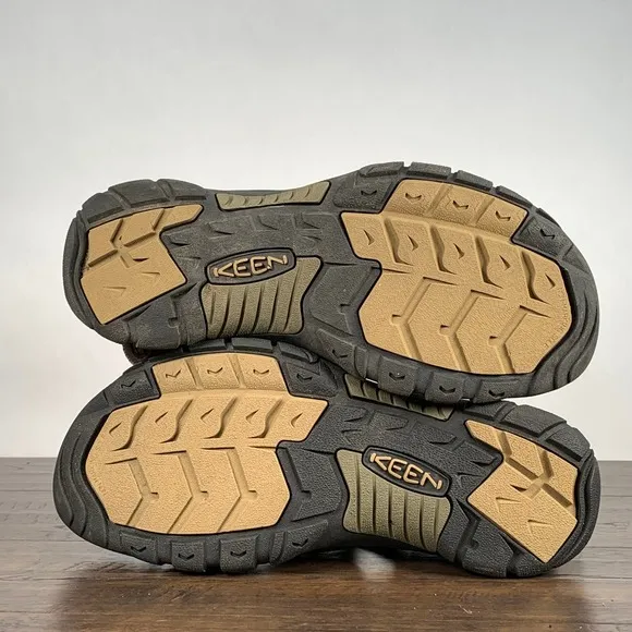 KEEN Newport Sandals Mens 11 Green Waterproof Canvas Toe Cap River Hiking Camp