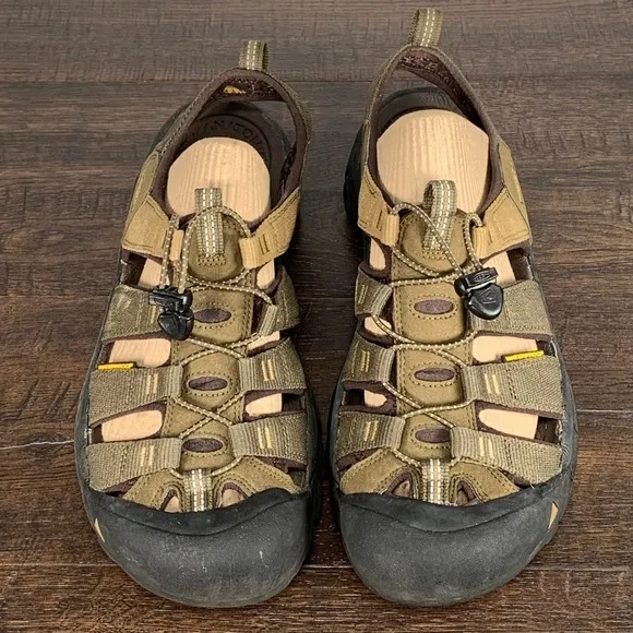 KEEN Newport Sandals Mens 11 Green Waterproof Canvas Toe Cap River Hiking Camp