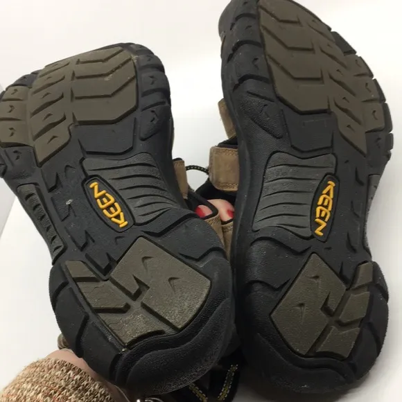 KEEN Newport Waterproof Hiking Camping Gorpcore Brown Leather Sandals Sz 9 Men