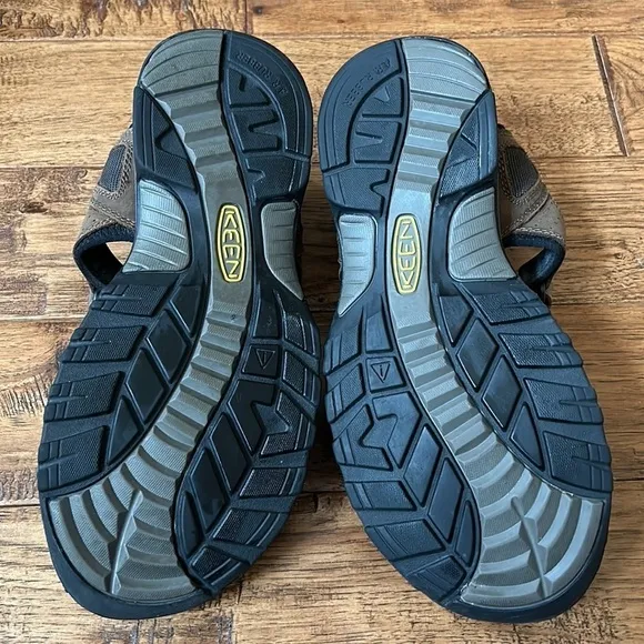 KEEN Rialto II 3 Point Sandals Brown Leather Hiking Outdoor Men's Size 9
