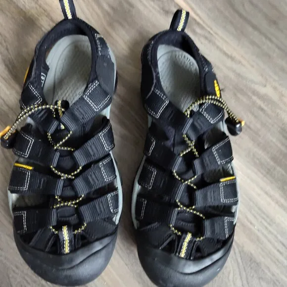 Keen Sandals Man's sz 10 Newport H2 Brown waterproof