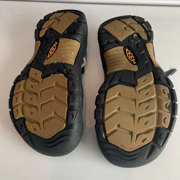 Keen sandals waterpro Newport H2 boys size 13