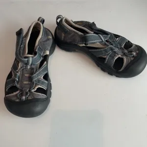 Keen sandals waterpro Newport H2 boys size 13