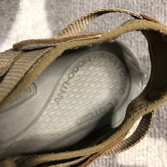 Keen Sandals Womens 9 Brown Whisper Close Toe Waterproof Leather