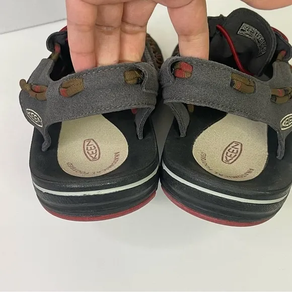 Keen Uneek Men’s Flat Sandals Hiking Camping Fisherman Gray Red Color Size 11